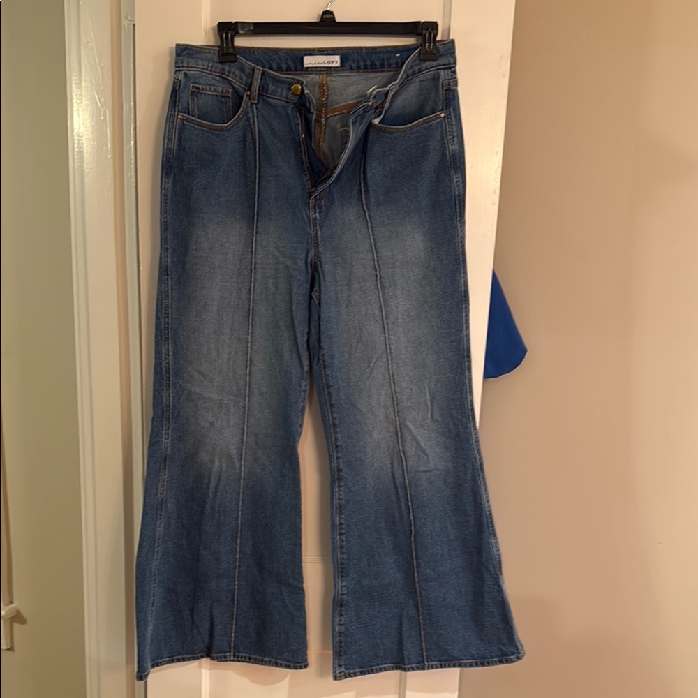 Loft Super Flare pin tucked detail jeans. Like New! Size 31 or 12.